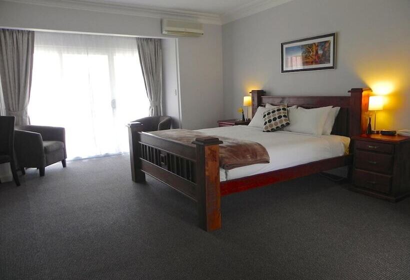 سوییت, Moore Park Inn
