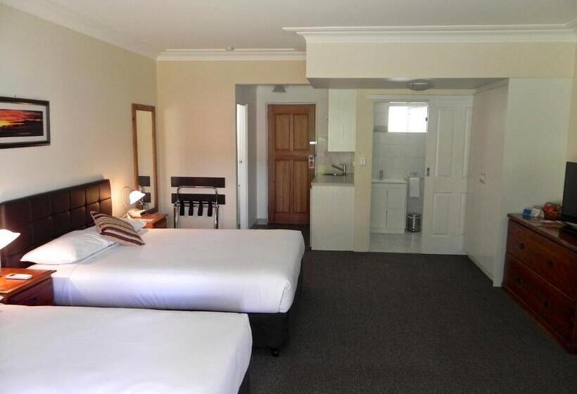 سوییت لوکس, Moore Park Inn