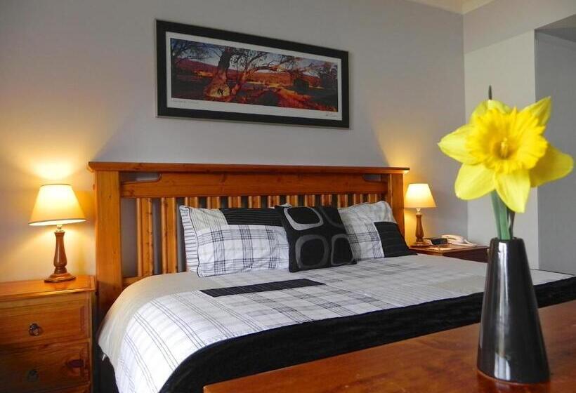 سوئیت اجرایی با تخت کینگ, Moore Park Inn