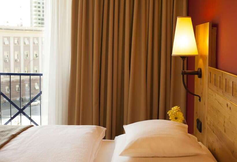 اتاق استاندارد با چشم‌انداز شهر, Rogner Hotel Tirana