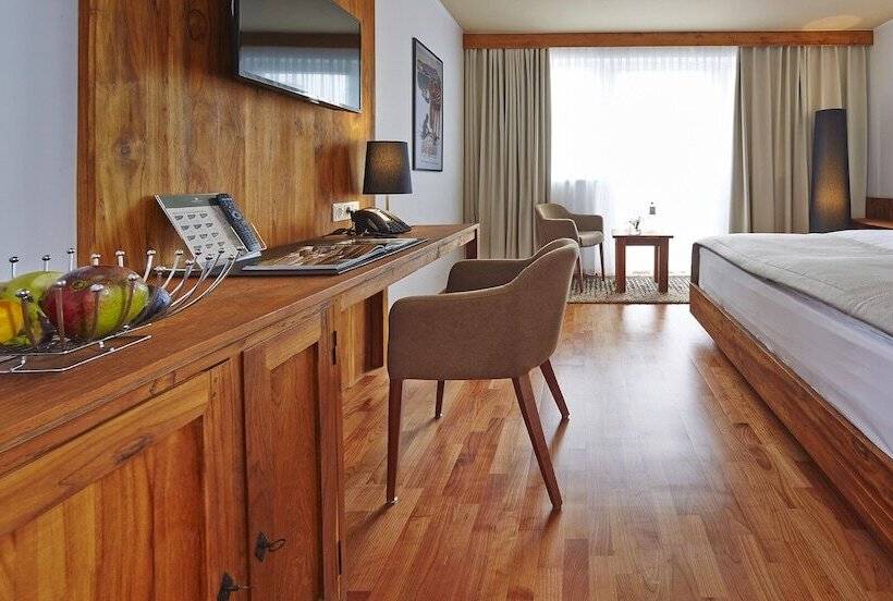 Habitación Deluxe Vista Jardín, Rogner  Tirana