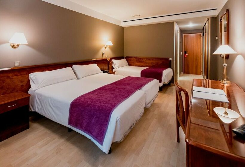 Standard Triple Room, Sercotel Delfos Andorra