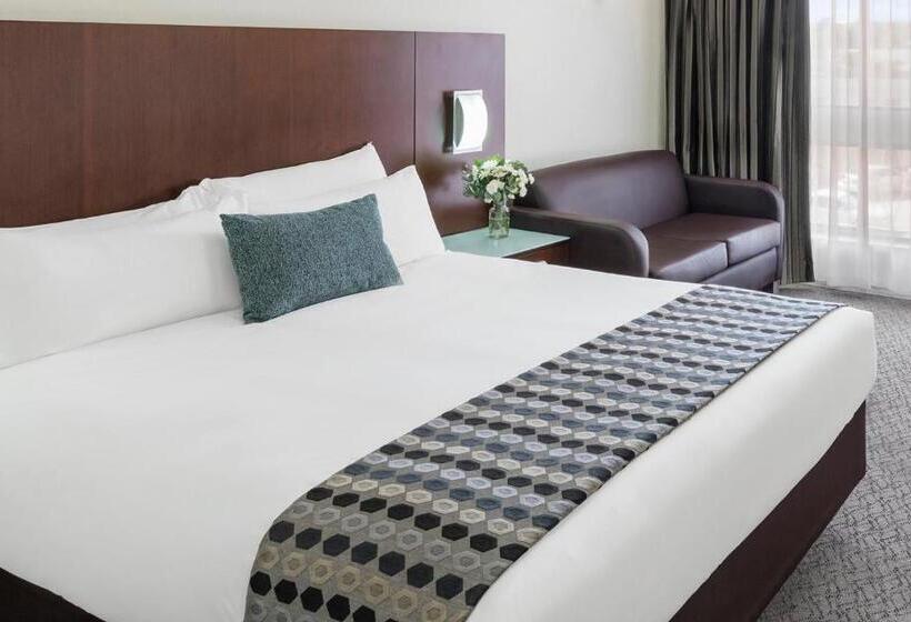 2 Bedroom Premium Apartment, Breakfree Queanbeyan