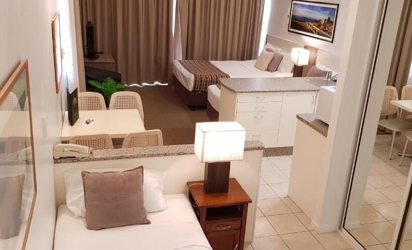 اتاق استاندارد چهار تخته, Reef Palms