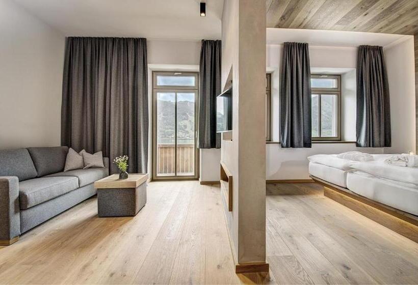 اتاق لوکس با چشم‌انداز دریاچه, Seehotel Bellevue