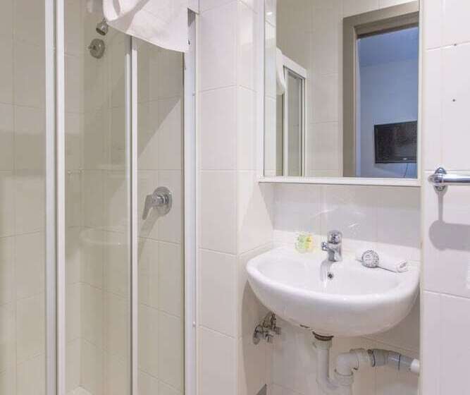 Номер Стандартный Кровать Куин, City Square Motel