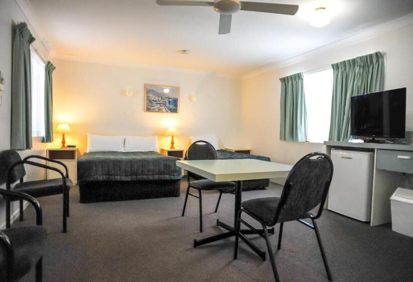 Family Room, Earls Court Motel & Apartments