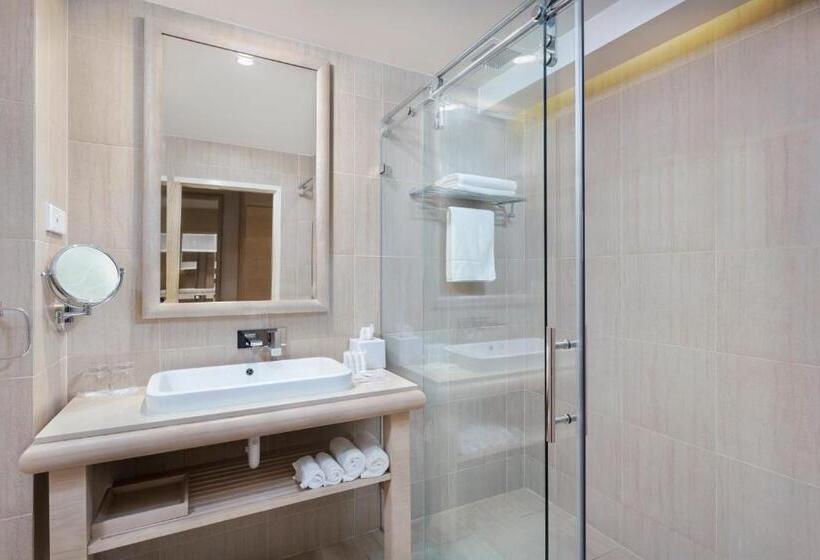 اتاق پرمیوم, Crowne Plaza Alice Springs Lasseters, An Ihg
