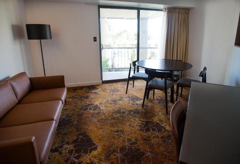 سوییت, Crowne Plaza Alice Springs Lasseters