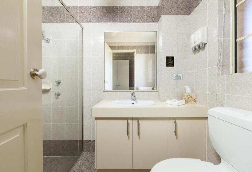 اتاق لوکس, Grand Manor Motor Inn