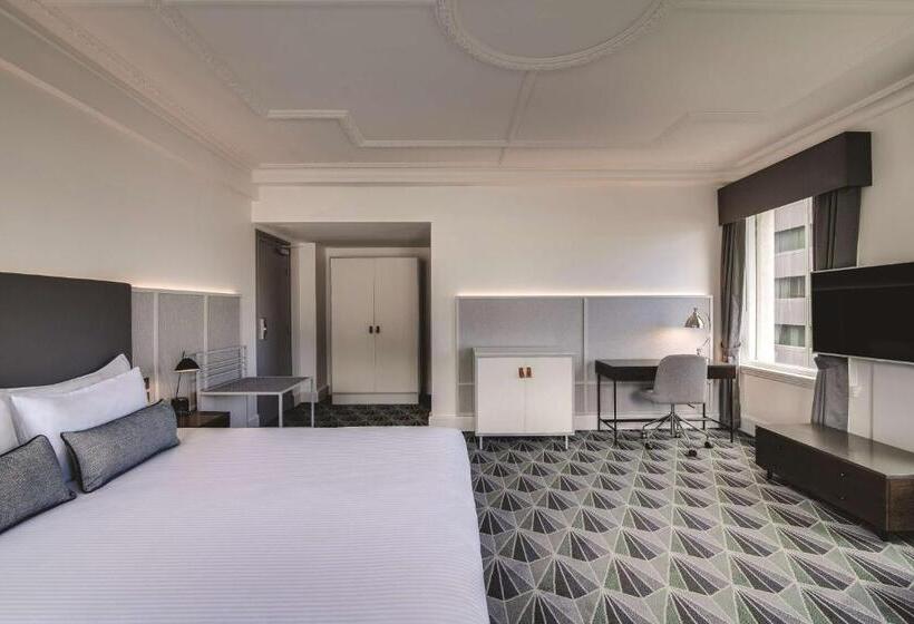 اتاق استاندارد با تخت بزرگ, The Savoy Hotel On Little Collins Melbourne