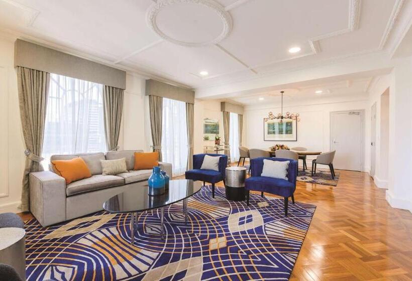 مجموعه ویستا شهر, The Savoy Hotel On Little Collins Melbourne