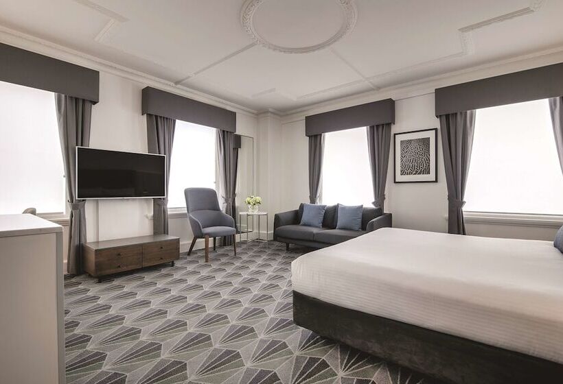 اتاق استاندارد با تخت بزرگ, The Savoy Hotel On Little Collins Melbourne