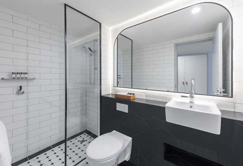 اتاق استاندارد تودرتو, The Savoy Hotel On Little Collins Melbourne