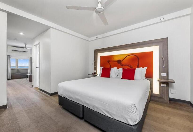 Suite Queen Bed, Novotel Darwin Cbd