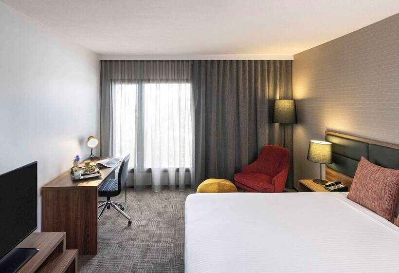 Deluxe Room, Novotel Sydney International Airport