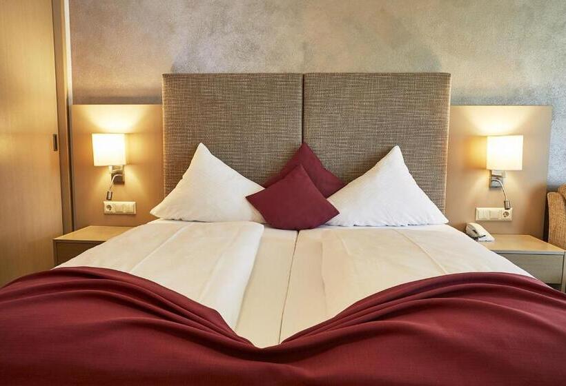 Classic room with balcony, Dei Hotel Schönblick
