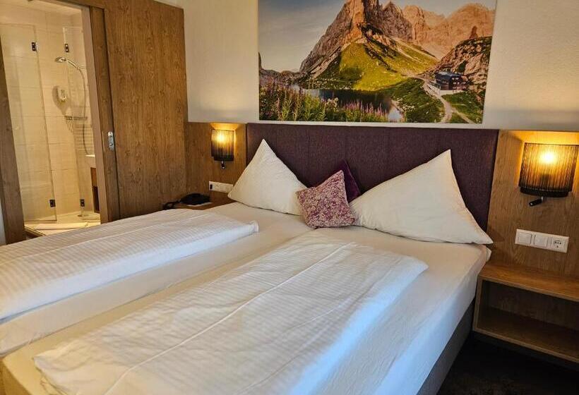 اتاق اکونومی, Dei Hotel Schönblick