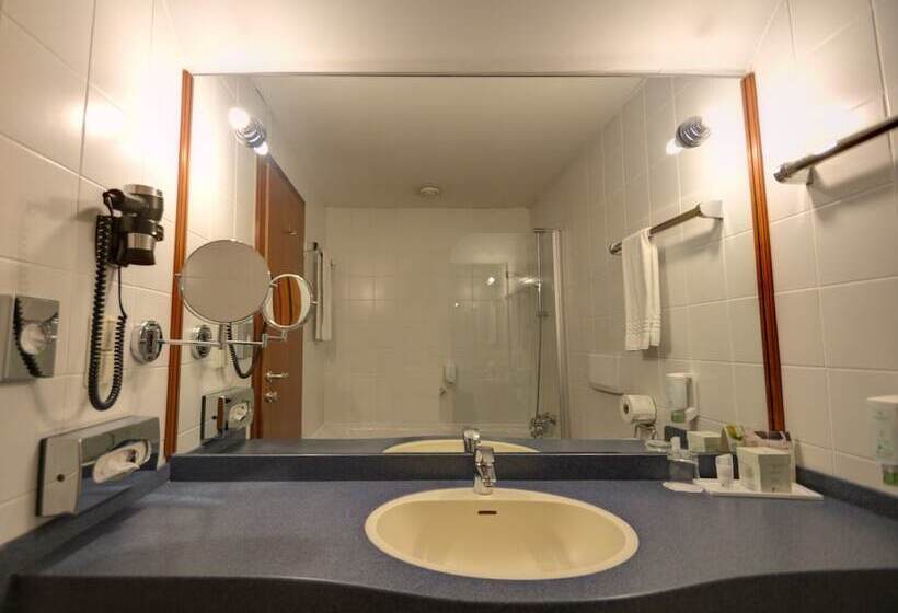 اتاق استاندارد سه نفره, Skycity Hotel Atrigon