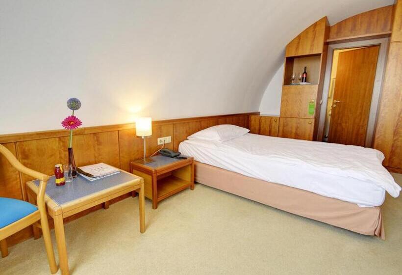 اتاق استاندارد یک نفره, Skycity Hotel Atrigon