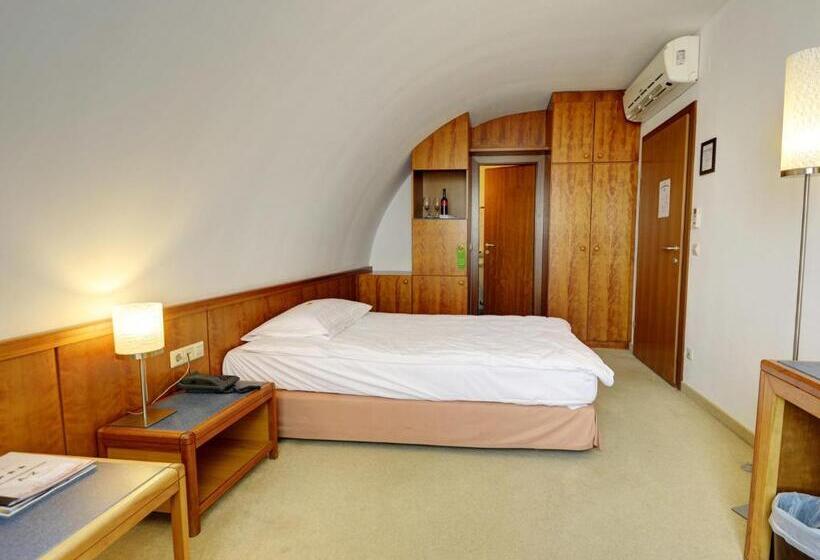 اتاق استاندارد یک نفره, Skycity Hotel Atrigon