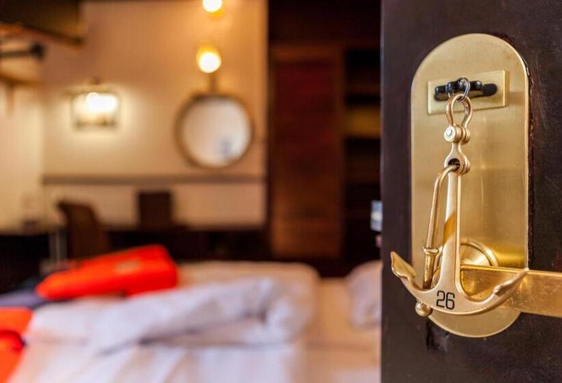 اتاق استاندارد با چشم‌انداز باغ, Boat Hotel De Barge