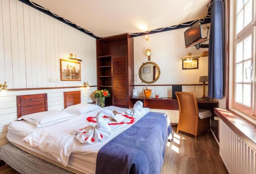 Quarto standart vista jardim, Boat Hotel De Barge