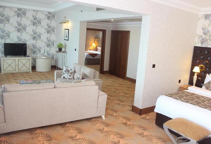 سوئیت با تخت بزرگ, Grand Hotel Europe