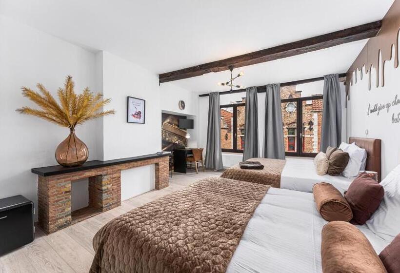 اتاق استاندارد چهار تخته, The Chocolate Suites