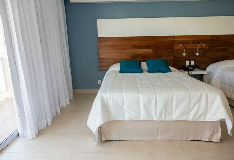 Superior Room Queen Bed, Viva Fortuna Beach By Wyndham