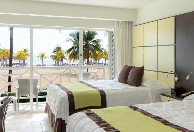 Superior Room Queen Bed, Viva Fortuna Beach By Wyndham