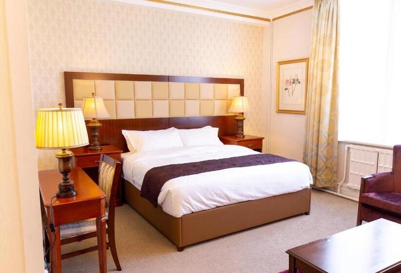 سوییت جونیور, Botleigh Grange Hotel & Spa