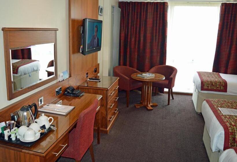 Quarto Triplo Estandar, Best Western Kings Manor