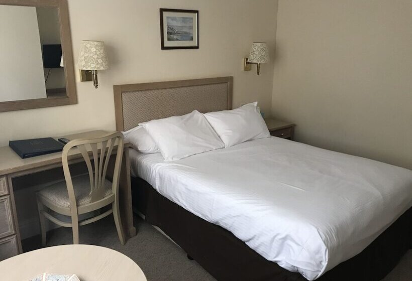 اتاق اکونومی, Penmere Manor