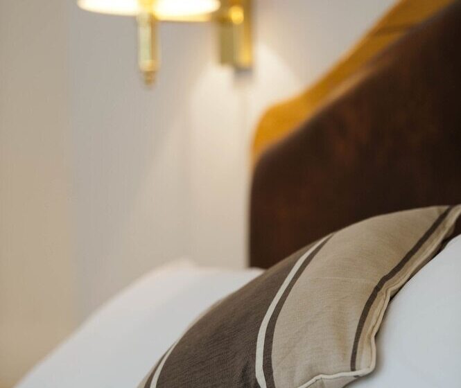 اتاق اکونومی, Penmere Manor