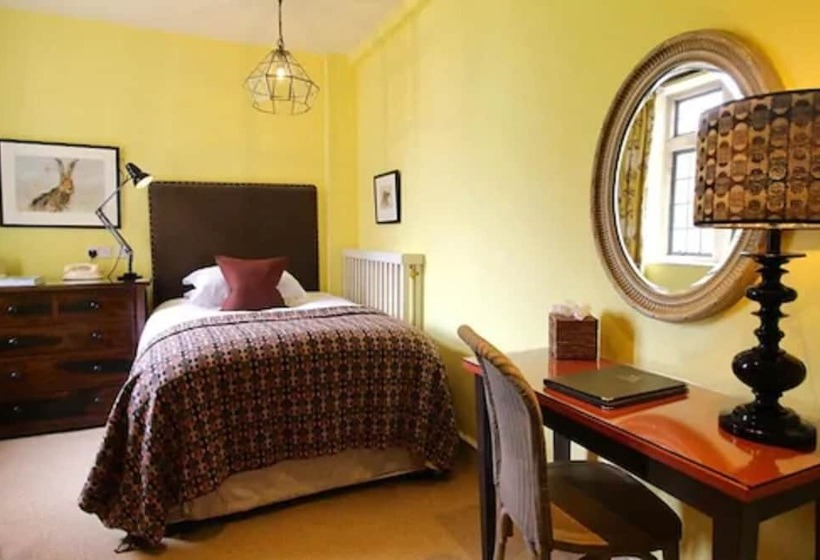 اتاق استاندارد یک نفره, The Hare & Hounds