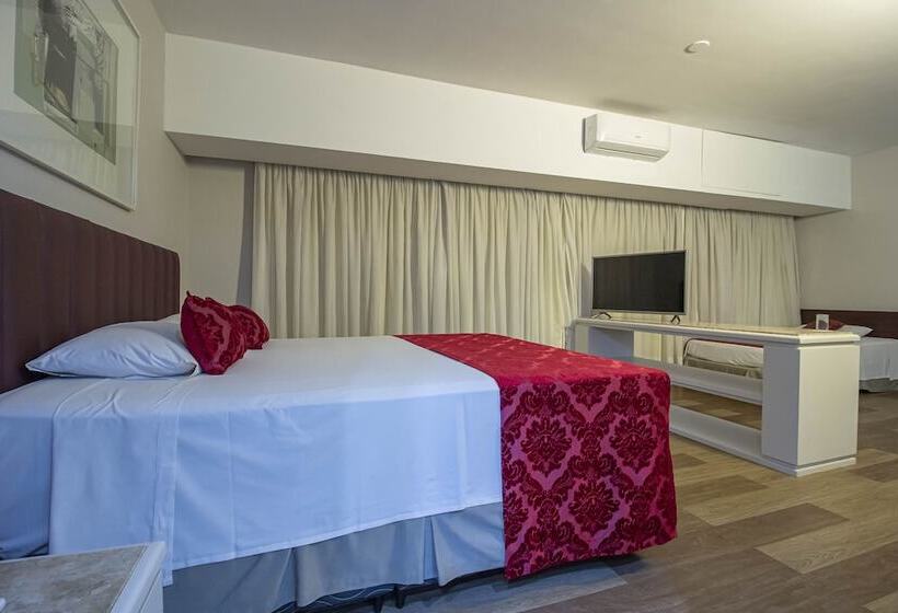 اتاق لوکس سه تخته, Victoria Villa Curitiba By Nacional Inn