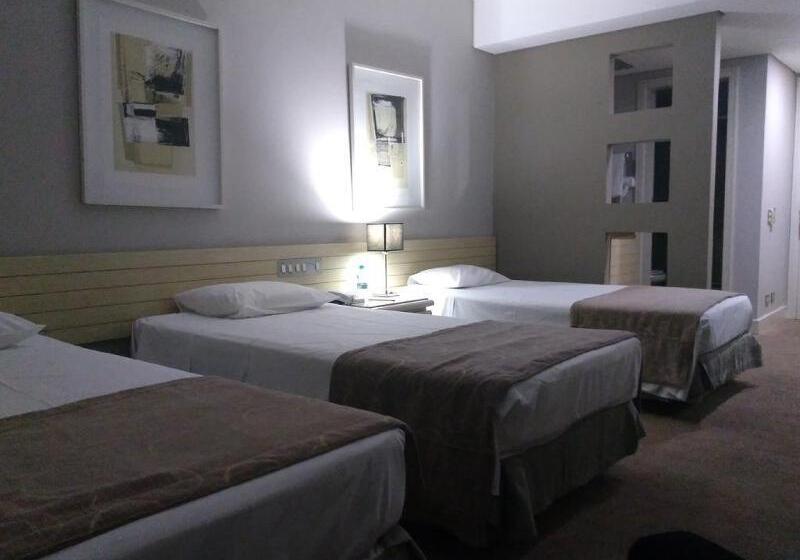 اتاق لوکس سه تخته, Victoria Villa Curitiba By Nacional Inn