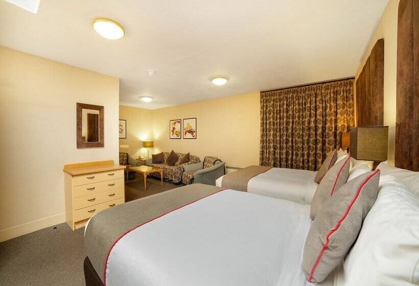 اتاق لوکس چهار تخته, Brentwood Aberdeen City Centre