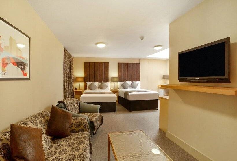 اتاق لوکس چهار تخته, Brentwood Aberdeen City Centre