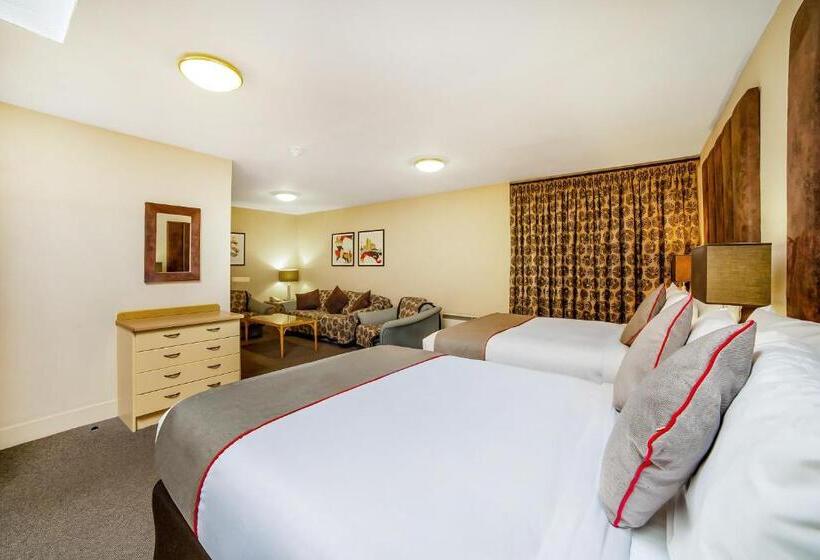 Deluxe Suite King Bed, Brentwood Aberdeen City Centre