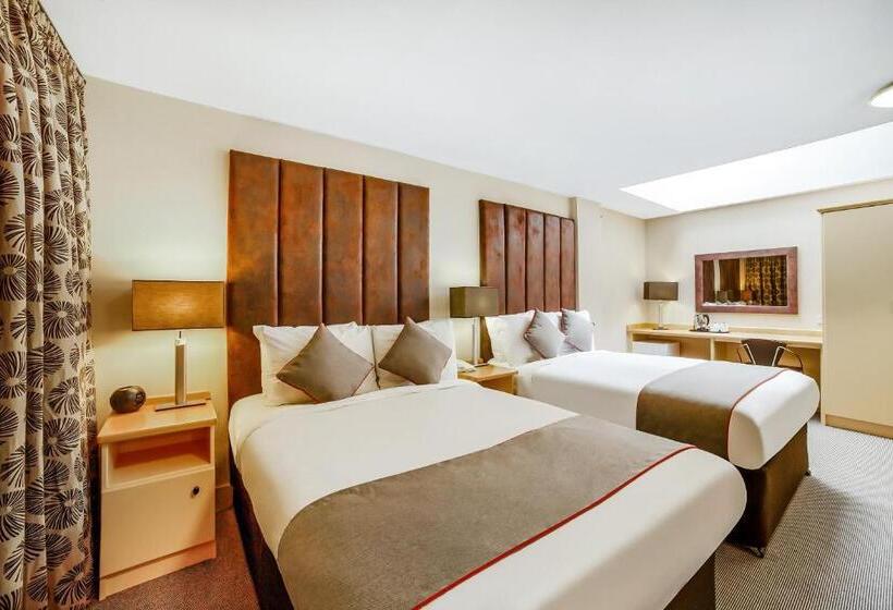 Deluxe Suite King Bed, Brentwood Aberdeen City Centre