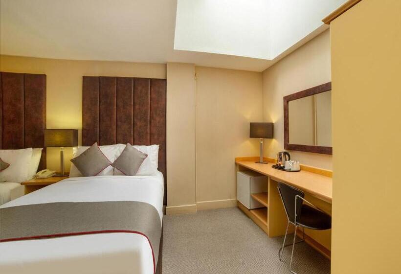 اتاق لوکس چهار تخته, Brentwood Aberdeen City Centre