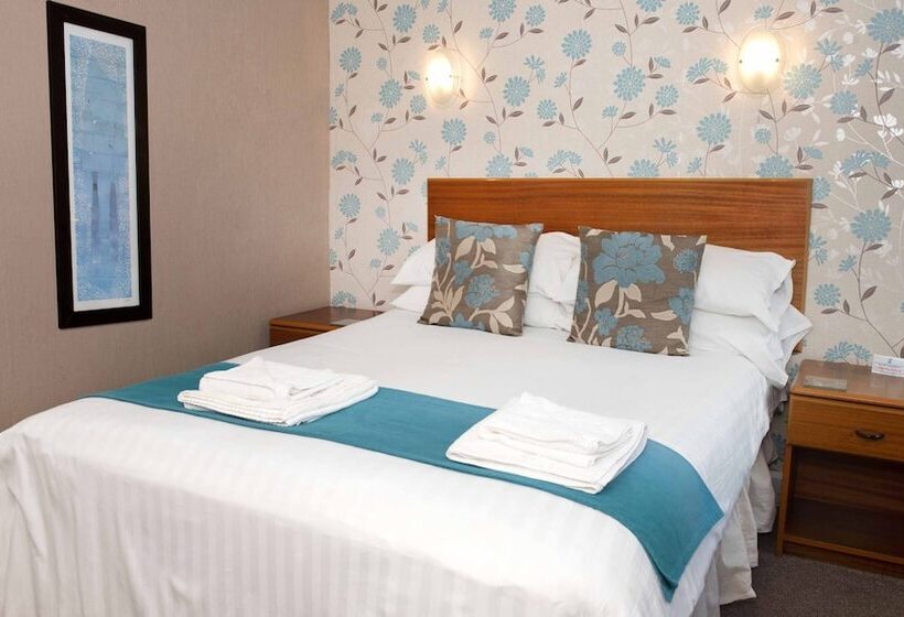 Standard Room, Craigvrack  And Restaurant Near Pitlochry Hospital