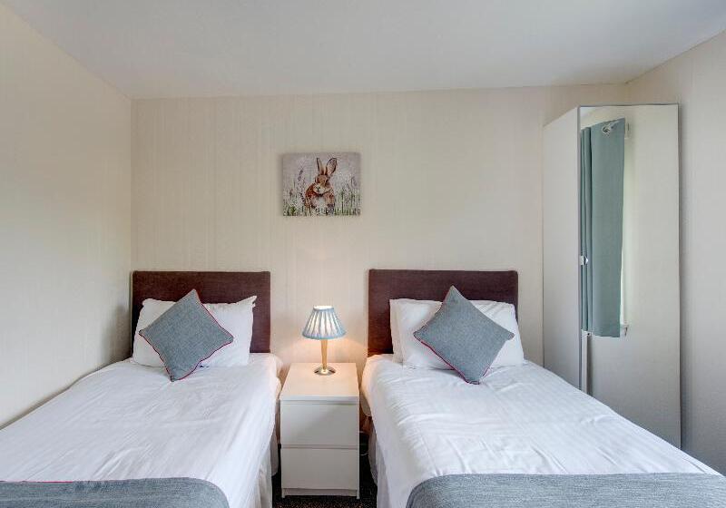 Standard Room, Craigvrack  And Restaurant Near Pitlochry Hospital