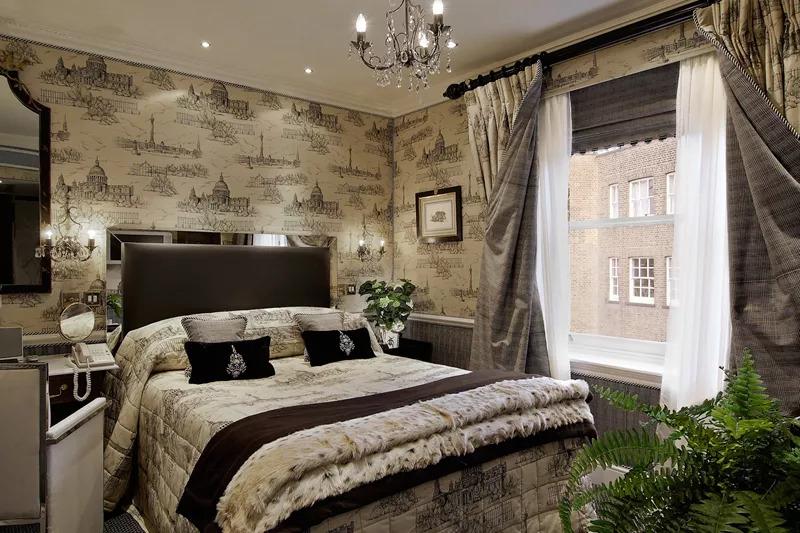 Quarto clássico, Egerton House