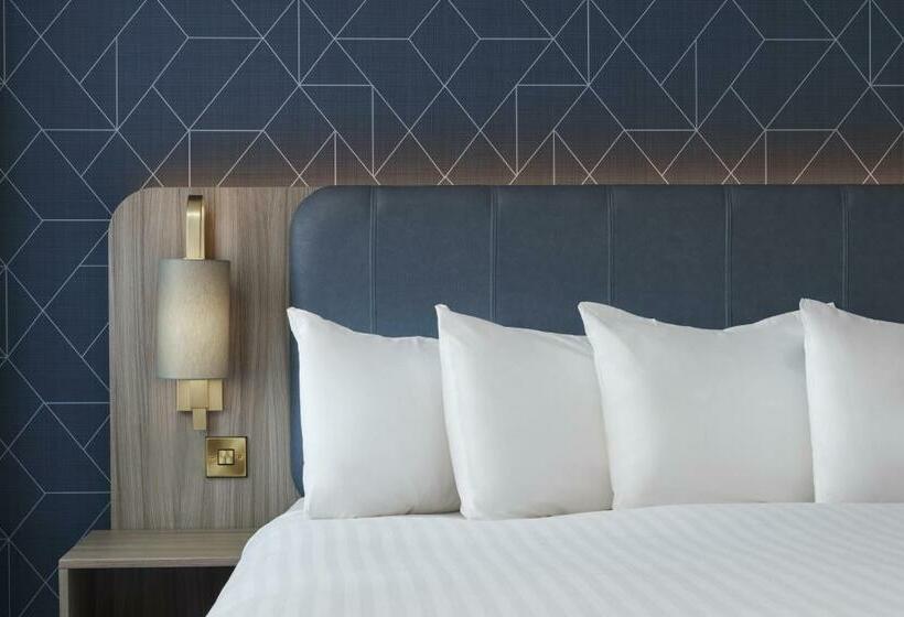 اتاق استاندارد با تخت بزرگ, Leonardo Royal Southampton Grand Harbour