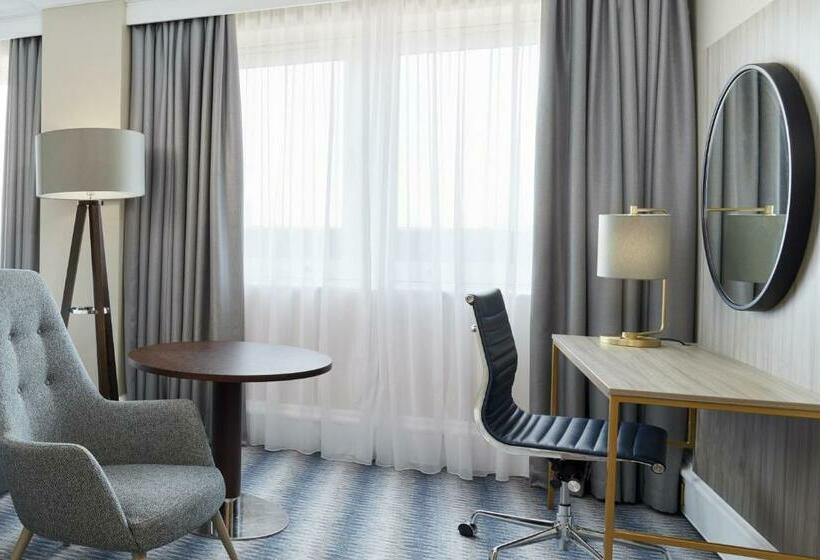 اتاق استاندارد با تخت بزرگ, Leonardo Royal Southampton Grand Harbour