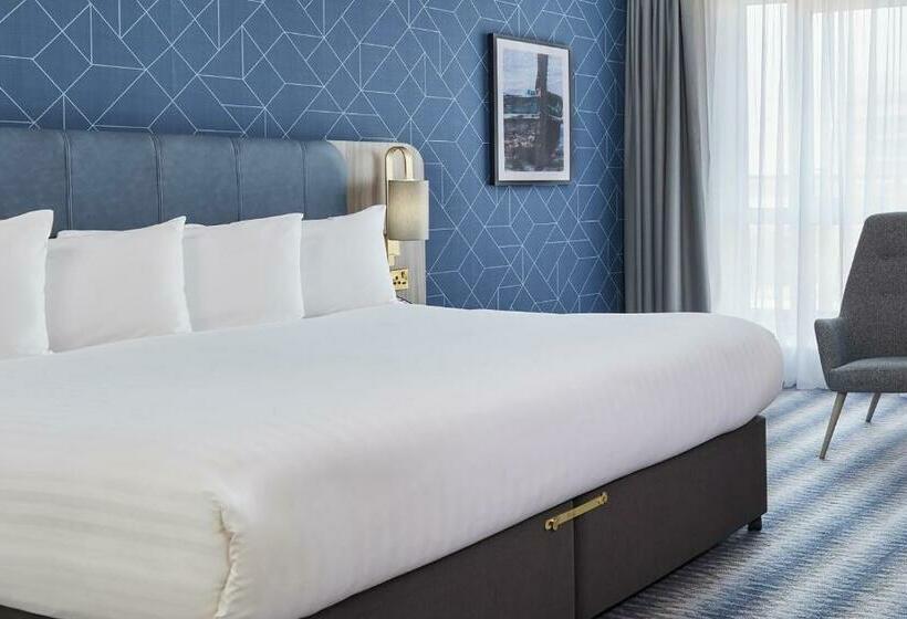 سوییت جونیور, Leonardo Royal Southampton Grand Harbour