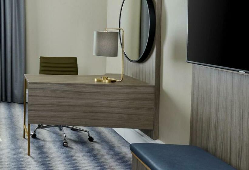 Quarto Estandar, Leonardo  Southampton Grand Harbour